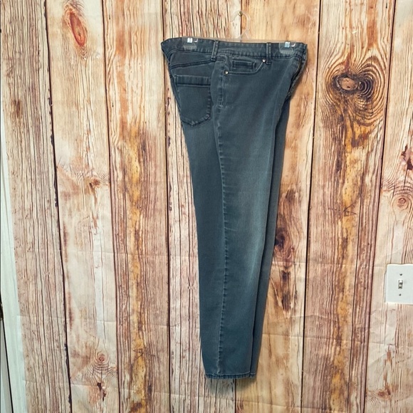 Women’s Bandolino Size 12 Relax Fit & Casual Blue Denim Jeans - Picture 3 of 9